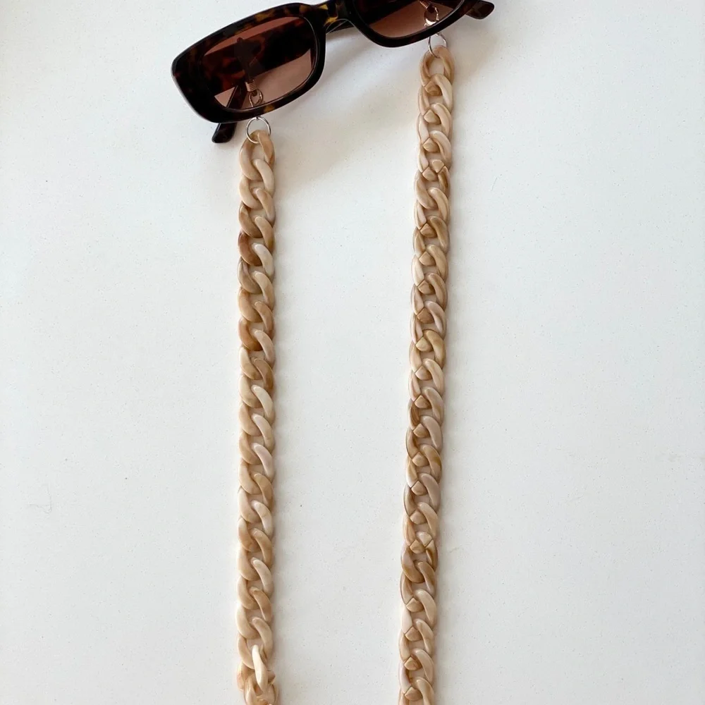 2 for $13‼️ Acrylic tortoise mask sunglasses chain